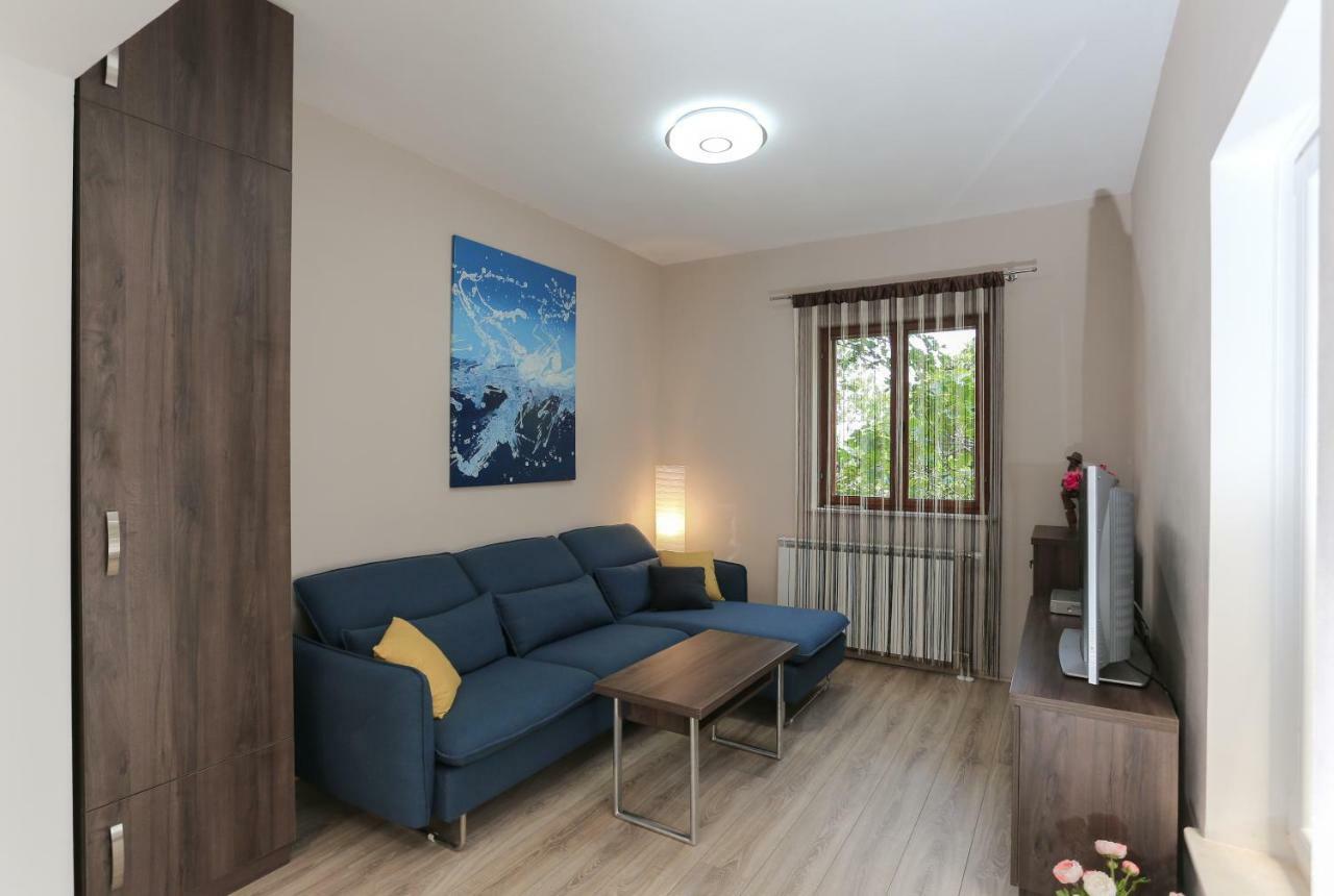 Keko Lägenhet Supetar Exteriör bild
